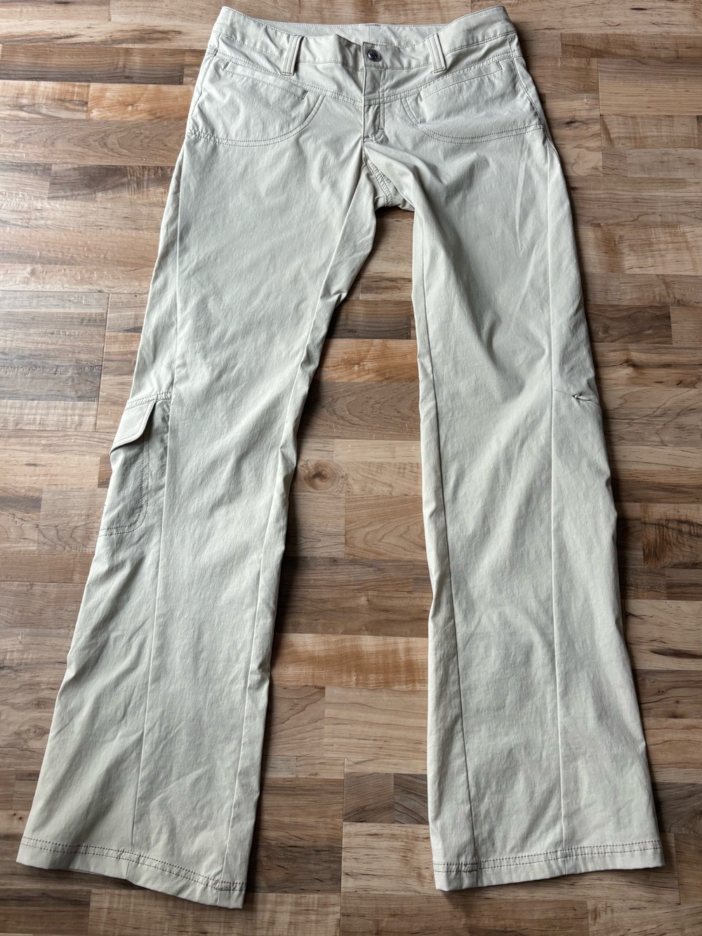 Athleta Dipper Pants 6 Tall Khaki Tan Low Rise Bootcut Cargo Hiking Utility